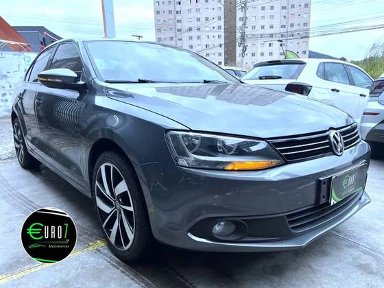 VOLKSWAGEN JETTA 2.0 COMFORTLINE FLEX 4P MANUAL