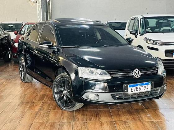VOLKSWAGEN JETTA 2.0 COMFORTLINE FLEX 4P TIPTRONIC