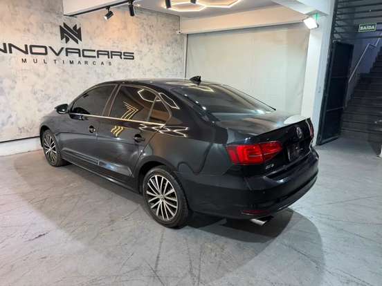 VOLKSWAGEN-JETTA-2015