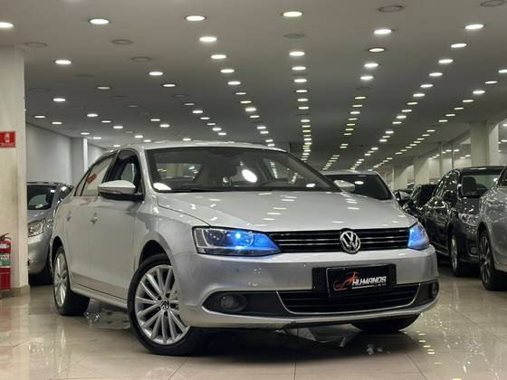 VOLKSWAGEN JETTA 2.0 TSI HIGHLINE 211CV GASOLINA 4P TIPTRONIC