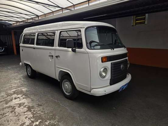 VOLKSWAGEN-KOMBI-2012