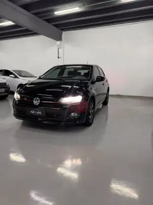 VOLKSWAGEN-POLO-2018