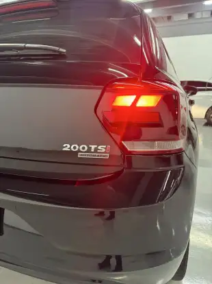VOLKSWAGEN-POLO-2018