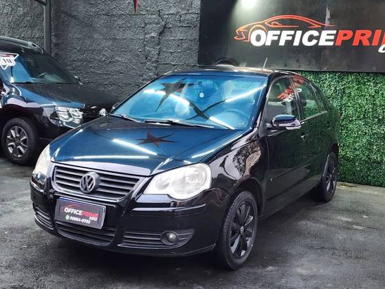 VOLKSWAGEN POLO SEDAN 1.6 8V GASOLINA 4P MANUAL