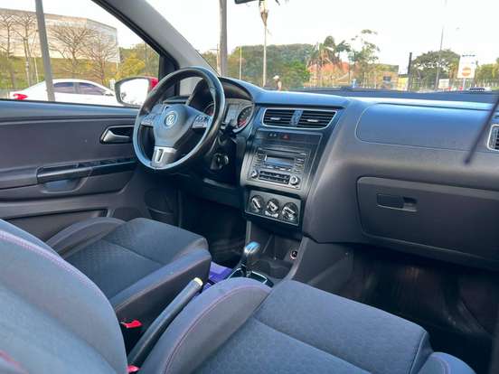 VOLKSWAGEN-SPACE CROSS-2012