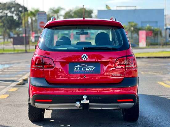 VOLKSWAGEN-SPACE CROSS-2012