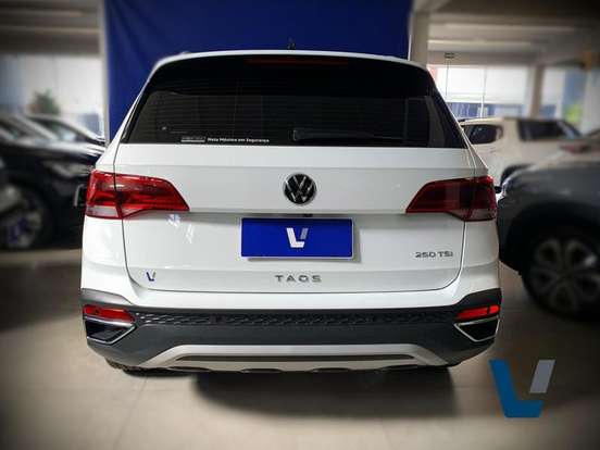 VOLKSWAGEN-TAOS-2024