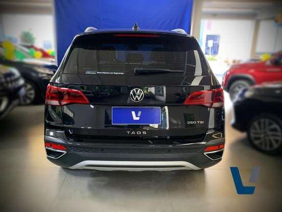 VOLKSWAGEN-TAOS-2024