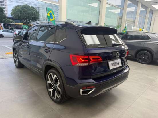 VOLKSWAGEN-TAOS-2025
