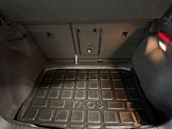VOLKSWAGEN-TAOS-2024