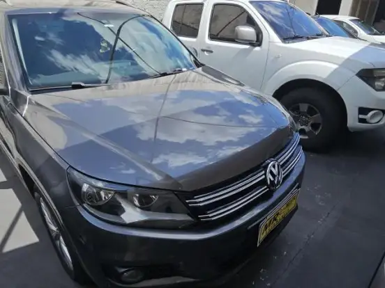 VOLKSWAGEN-TIGUAN-2.0 TSI R-LINE 16V TURBO GASOLINA 4P TIPTRONIC VOLKSWAGEN-TIGUAN-2012