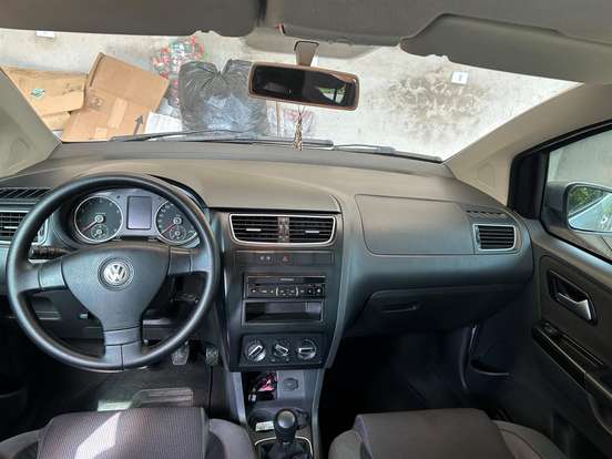 VOLKSWAGEN-FOX-2010