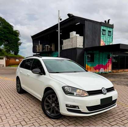 VOLKSWAGEN-GOLF-2016