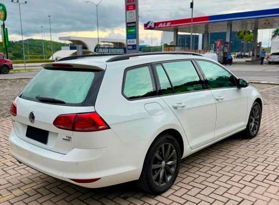 VOLKSWAGEN-GOLF-2016