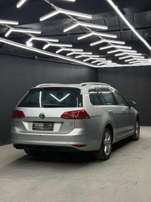 VOLKSWAGEN-GOLF-2015