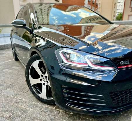 VOLKSWAGEN-GOLF-2017