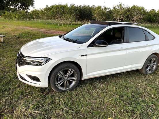 VOLKSWAGEN-JETTA-2019