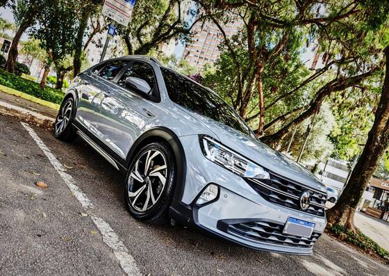 VOLKSWAGEN NIVUS 1.0 200 TSI TOTAL FLEX HIGHLINE AUTOMÁTICO