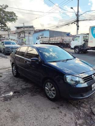 VOLKSWAGEN-POLO SEDAN-2012