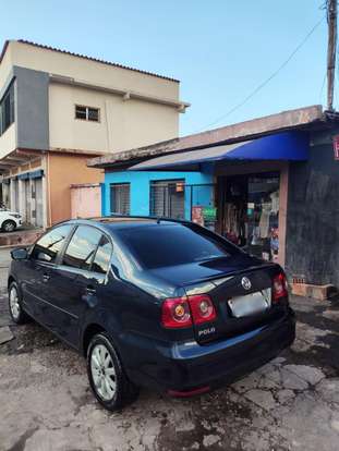 VOLKSWAGEN-POLO SEDAN-2012