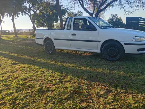 VOLKSWAGEN-SAVEIRO-1.8 MI CS 8V GASOLINA 2P MANUAL G.III VOLKSWAGEN-SAVEIRO-2001