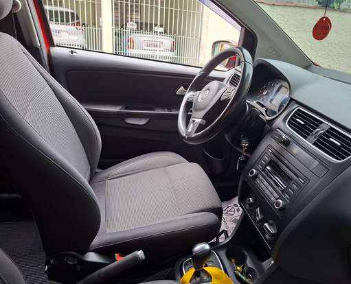 VOLKSWAGEN-SPACEFOX-2012