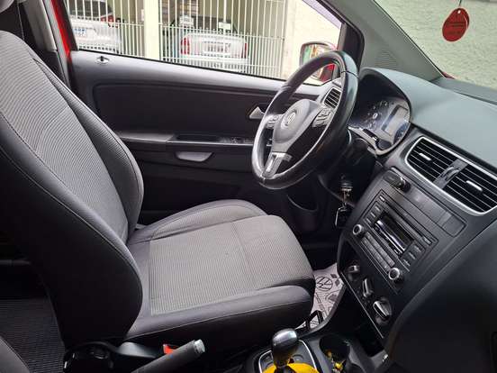 VOLKSWAGEN-SPACEFOX-1.6 MI TREND 8V FLEX 4P AUTOMATIZADO VOLKSWAGEN-SPACEFOX-2012