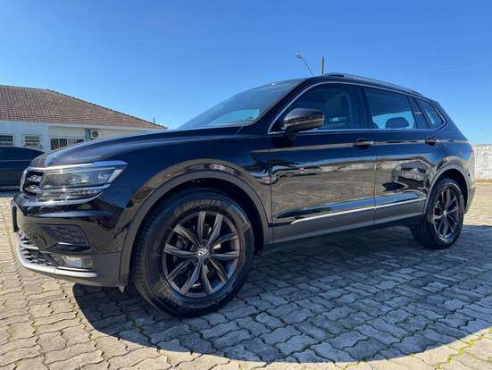 VOLKSWAGEN-TIGUAN-2018