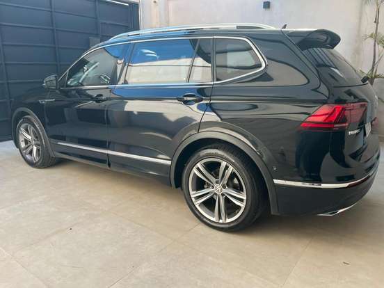 VOLKSWAGEN-TIGUAN-2019