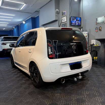VOLKSWAGEN-UP-2016