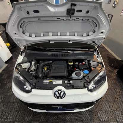 VOLKSWAGEN-UP-2016