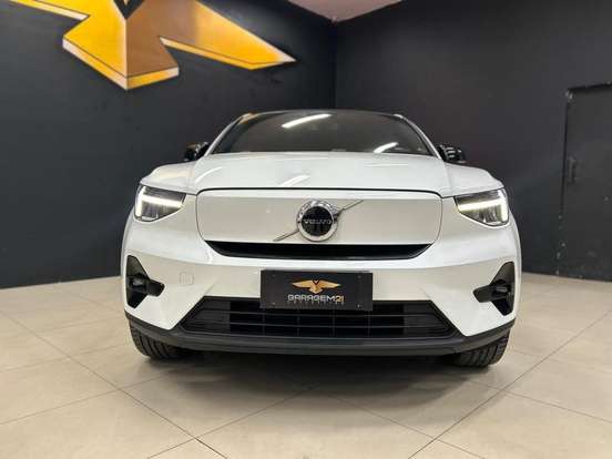 VOLVO-C40-2023