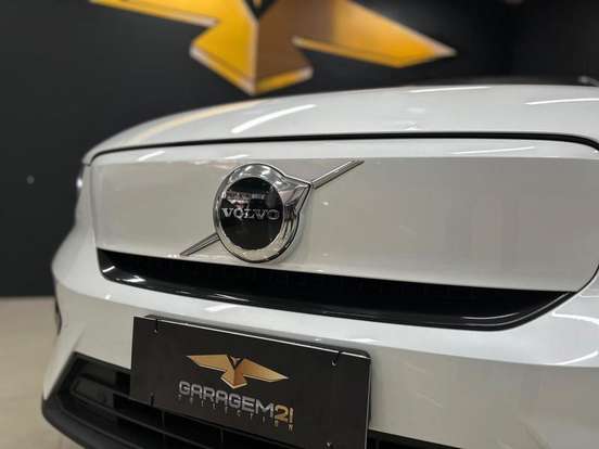 VOLVO-C40-2023