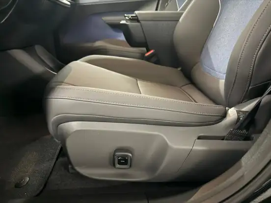 VOLVO-EX30-2025