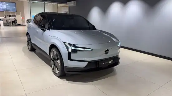 VOLVO-EX30-2024