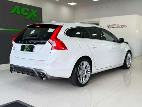 VOLVO-V60-2.0 T6 R DESIGN TURBO GASOLINA 4P AUTOMÁTICO VOLVO-V60-2016