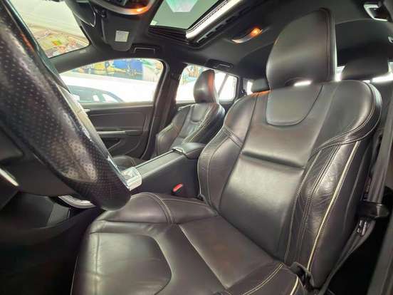 VOLVO-V60-2016