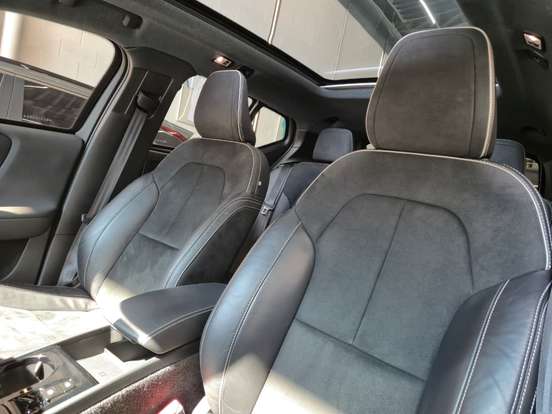 VOLVO-XC40-2020