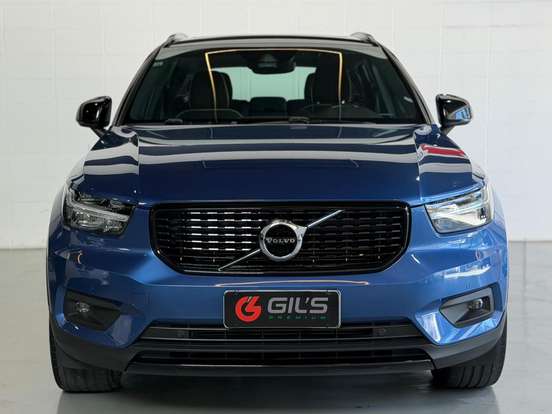 VOLVO-XC40-2021