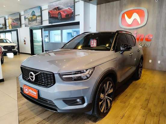 VOLVO-XC40-2021