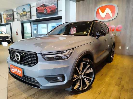 VOLVO-XC40-2021