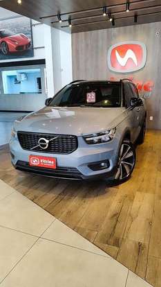 VOLVO-XC40-2021