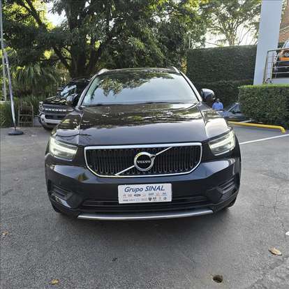 VOLVO-XC40-2019