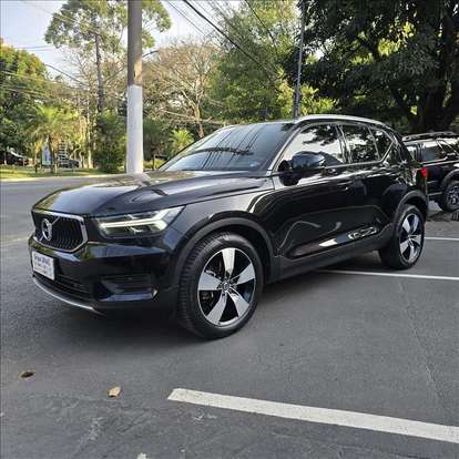 VOLVO-XC40-2019