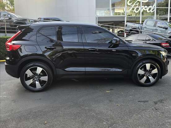 VOLVO-XC40-2.0 T4 GASOLINA MOMENTUM GEARTRONIC VOLVO-XC40-2019