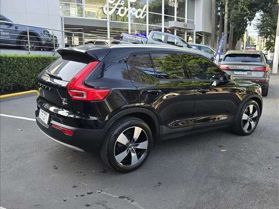 VOLVO-XC40-2.0 T4 GASOLINA MOMENTUM GEARTRONIC VOLVO-XC40-2019