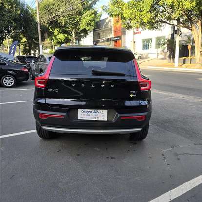 VOLVO-XC40-2019
