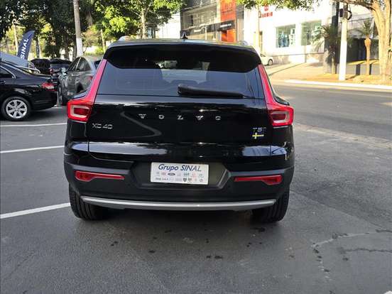 VOLVO-XC40-2.0 T4 GASOLINA MOMENTUM GEARTRONIC VOLVO-XC40-2019