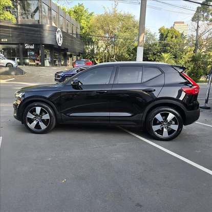 VOLVO-XC40-2019