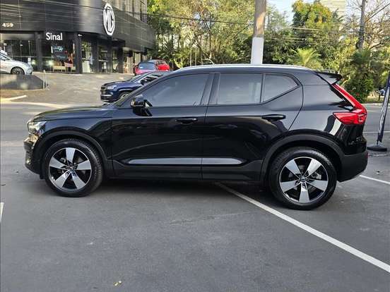 VOLVO-XC40-2.0 T4 GASOLINA MOMENTUM GEARTRONIC VOLVO-XC40-2019